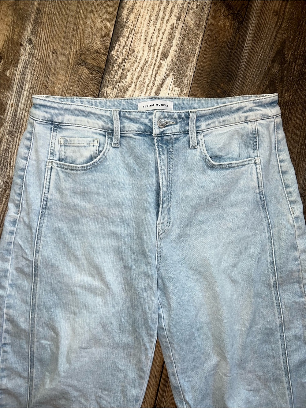 NWOT Flying Monkey Beck High - Barrel - Wide Leg Light Wash Jeans - Picture 4 of 9